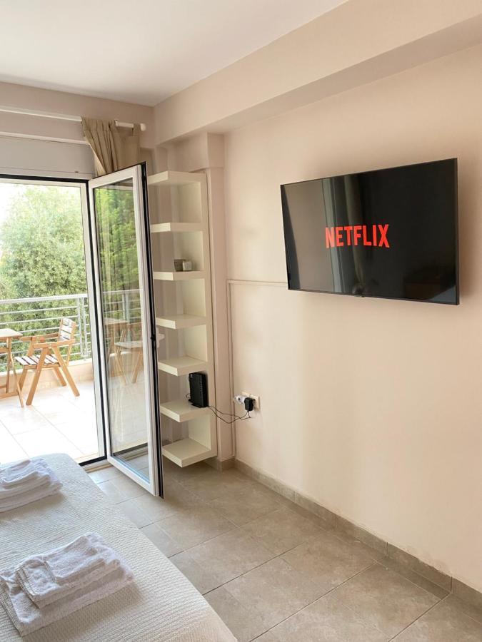 Seaside One-Bedroom On Chalkis Bagian luar foto
